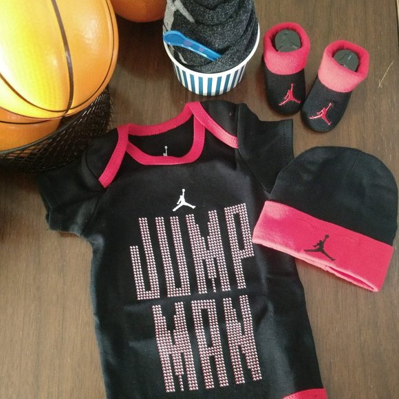 Jordan Baby Bodysuit Gift Set - Picture 4 of 7
